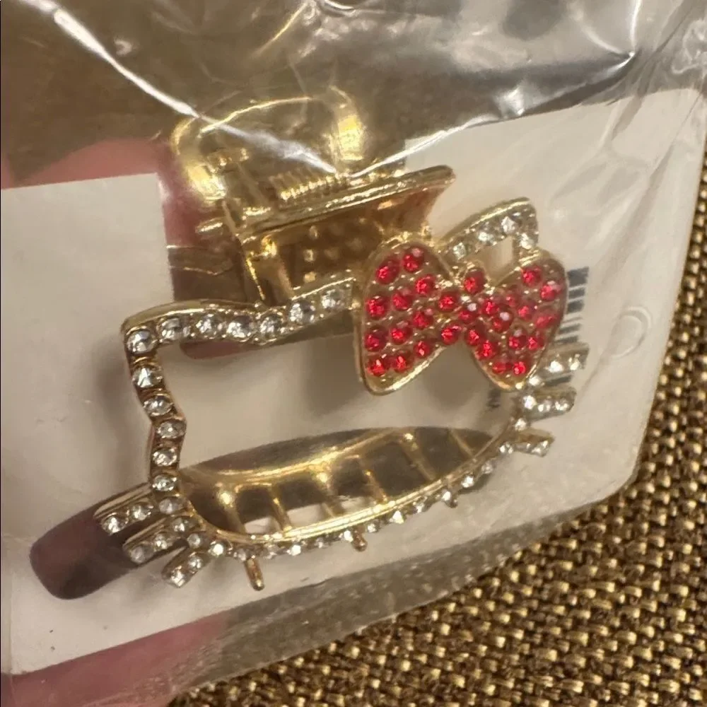 3226- Matt Fun Item- Double Sided Rhinestone Hello Kitty Hair Claw Clip